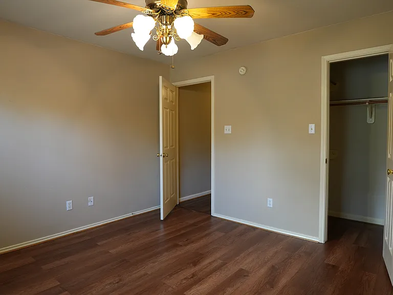 19419 Stamford Dr — Photo 13
