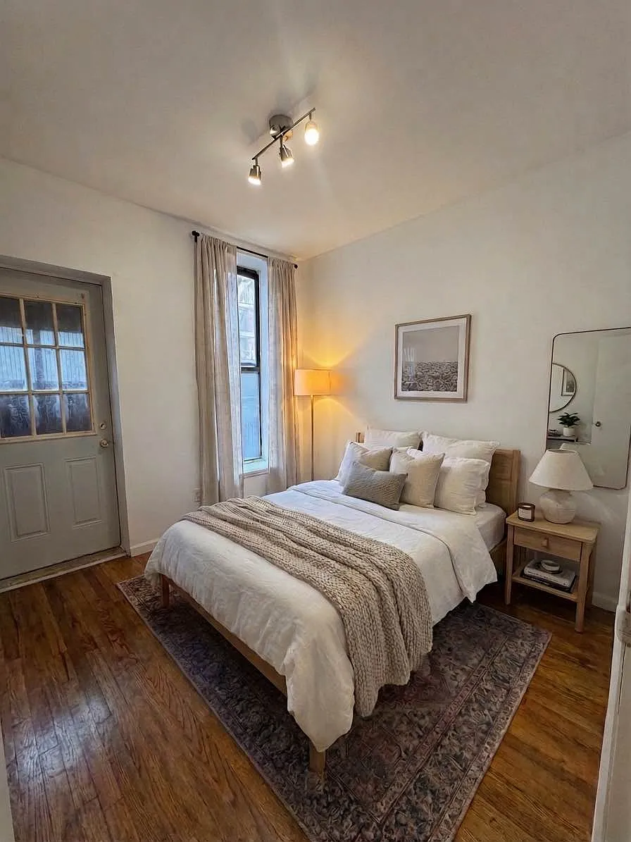 Building Photo - 447 W 37th St #1RW