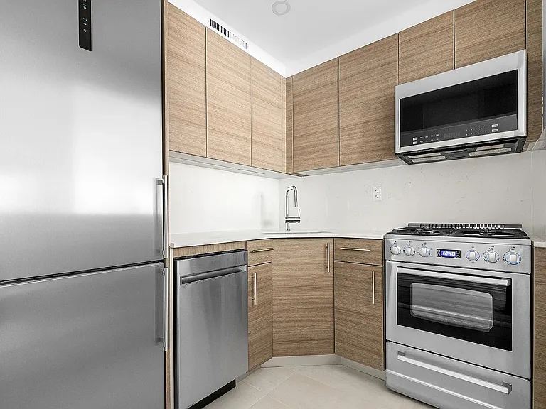360 E 65th St #10C — Photo 7