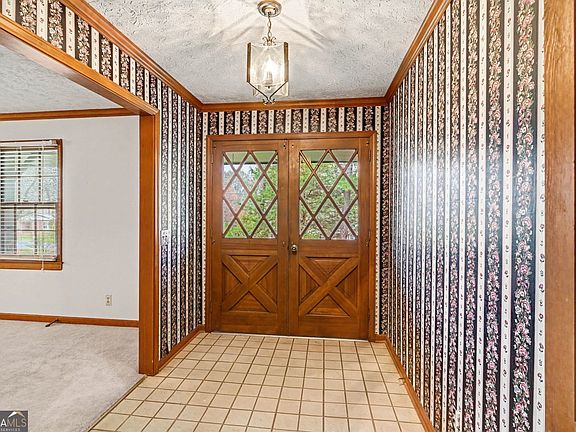 4th image of 1590 Colonial South Dr SW