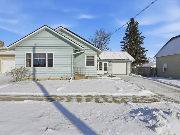 121 Moothart St, Alburnett, IA 52202