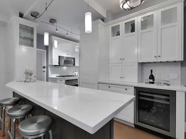 71 Park Avenue image 7 of 12