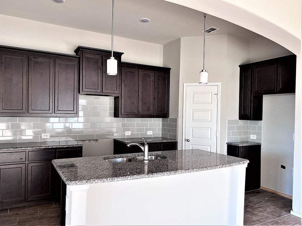 2nd image of 2819 Hudson Dr