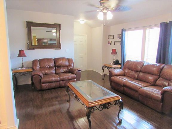 5th image of 1833 Alanbrooke Dr
