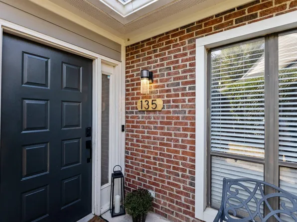 135 Clancy Cir, Cary, NC 27511