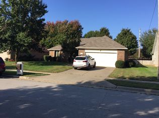 3511 S Barnes Ave, Springfield, MO 65804