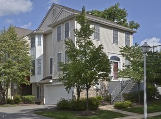 4 Arrowgate Dr, Randolph, NJ 07869