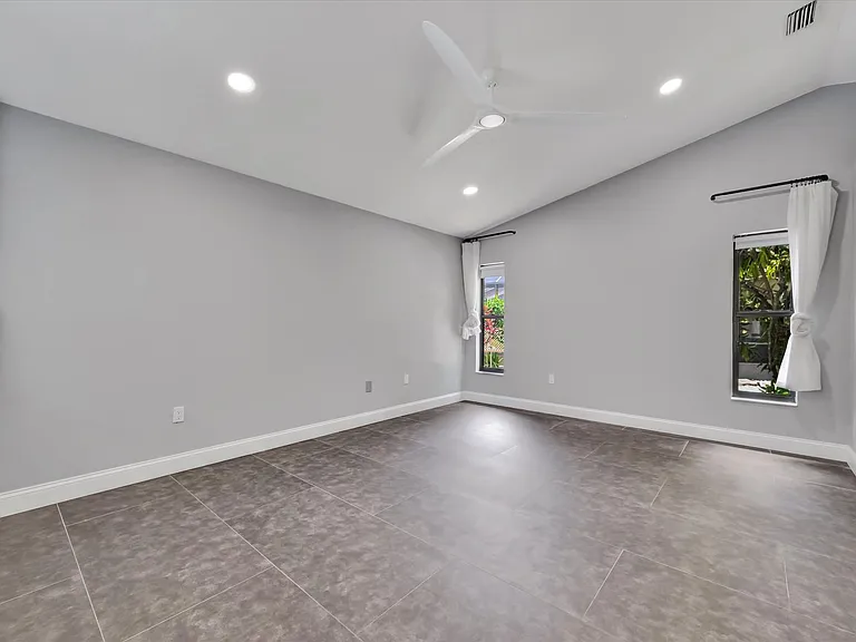 6044 Marella Dr — Photo 26