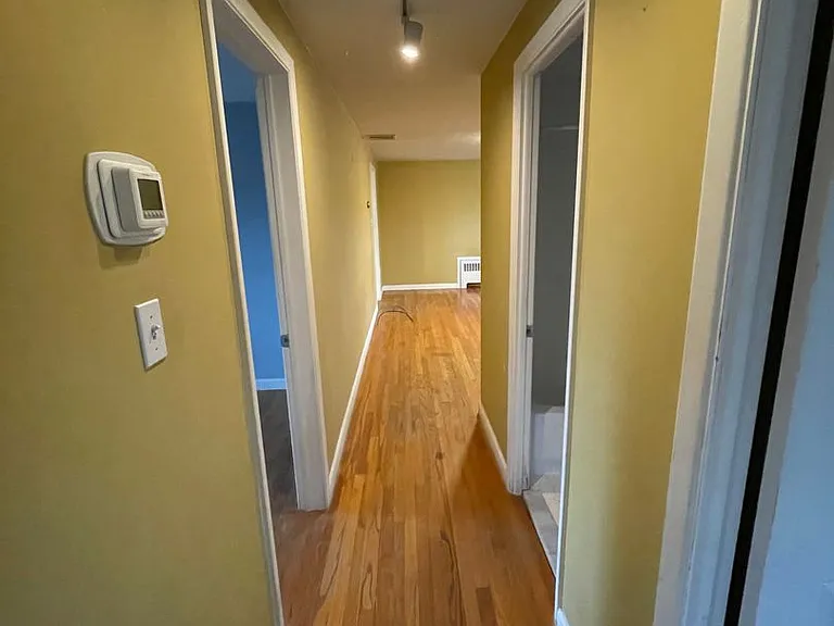 910 Shreiner Ave — Photo 4