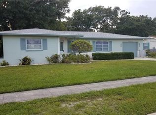 2420 Breakwater Cir, Sarasota, FL 34231