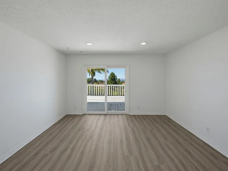 1038 Rimwood Dr — Photo 38