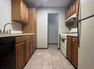 526 Oak Glen Dr #D, Warsaw, IN 46580
