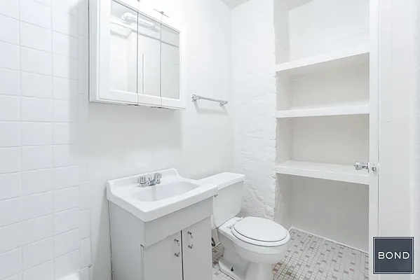 Rented by Bond New York | media 7