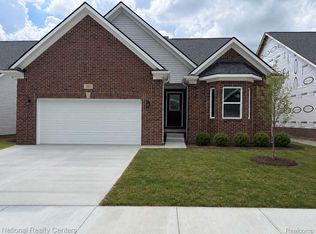 317 Immediate Occupancy Devonshire Dr #9, Lapeer, MI 48446