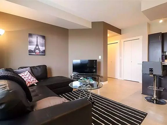 4th image of 10226 104th St NW #1501
