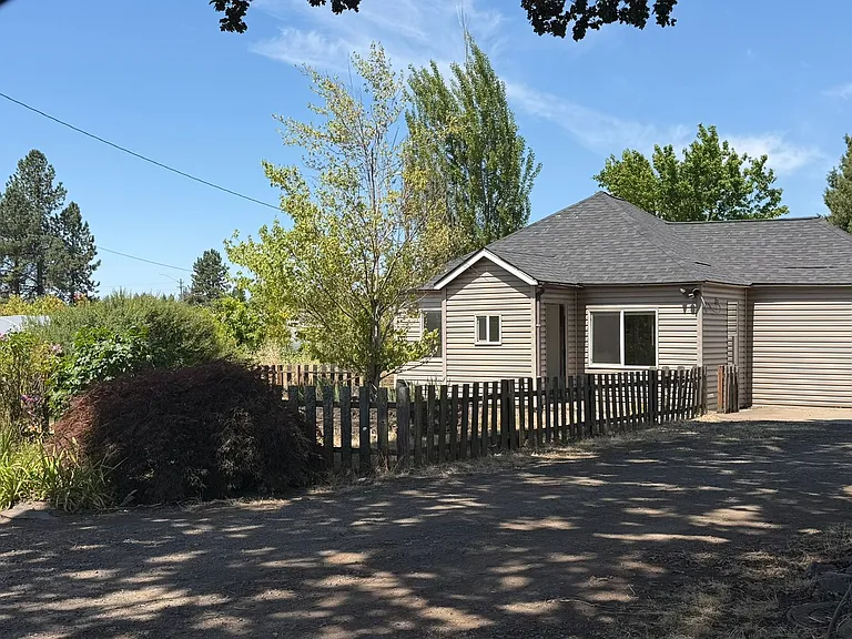 3435 Kathryn Ave NE — Photo 24