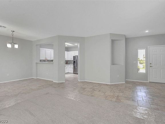 4th image of 2617 Langford Ave