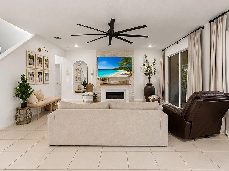 5648 NW Lorna Ct — Photo 18