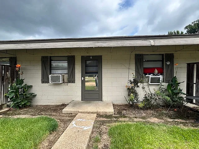 2 bed, $600 — Photo 1