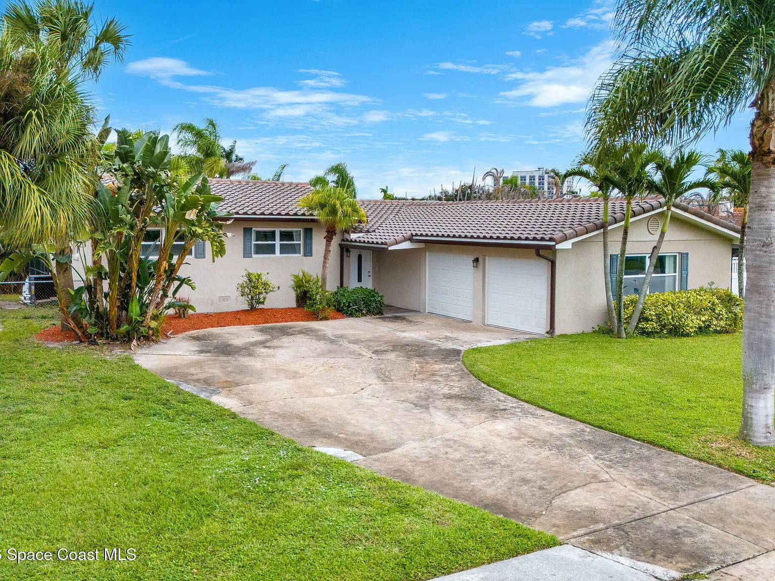 4 bed, 2.0 bath, 1788 sqft, $4,000 — Photo 4