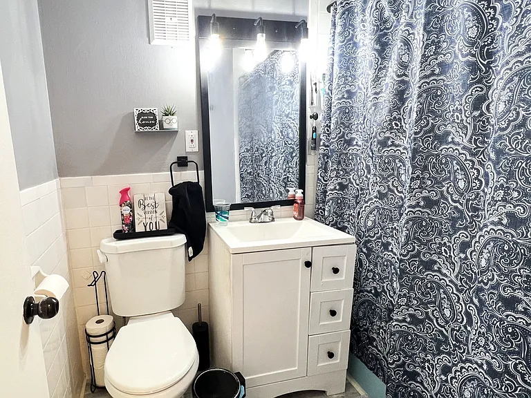 400 Governors Dr #5 — Photo 9