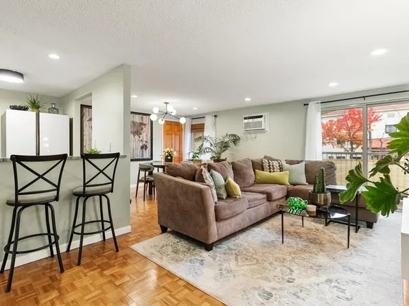 200 Park Terrace Dr APT 226, Stoneham, MA 02180