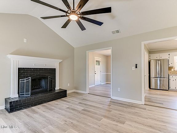5th image of 170 Shady Grove Court