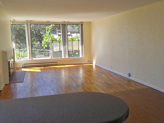 2nd image of 721 SE Regatta Dr