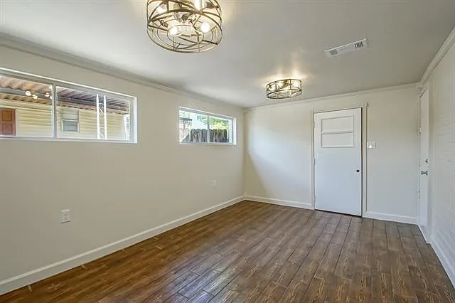 433 Olive Ave — Photo 10