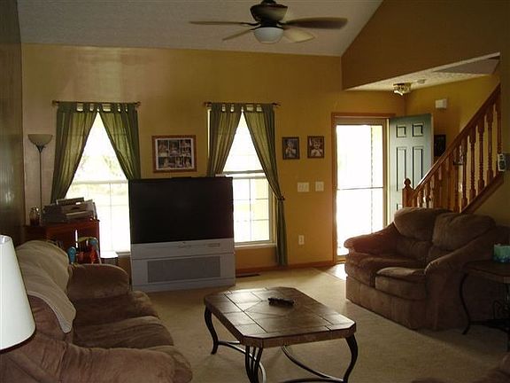 4th image of 4831 Snowy Creek Dr
