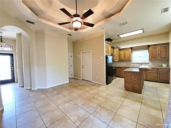 5th image of 818 N 17th St