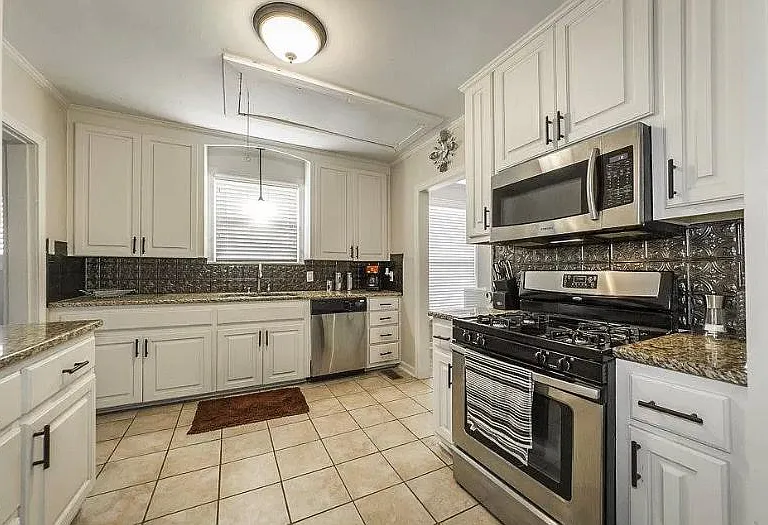 2819 W Capitol Ave — Photo 7