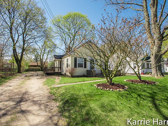 2nd image of 206 Farnham St SE