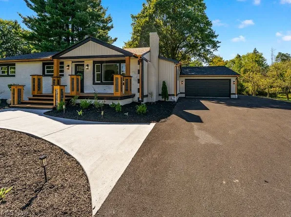 4541 Dobbins Rd, Poland, OH 44514