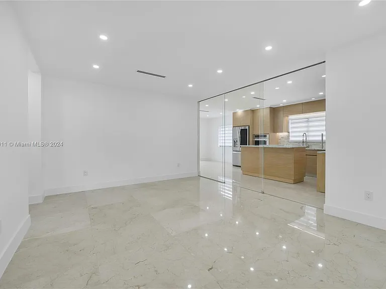 728 Majorca Ave — Photo 7