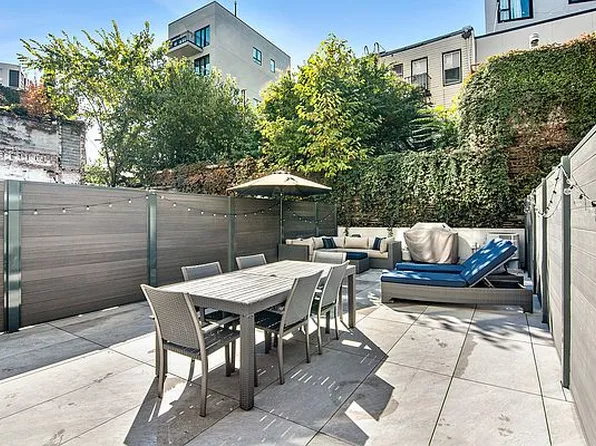 90 N 5th St APT 1B, Brooklyn, NY 11249