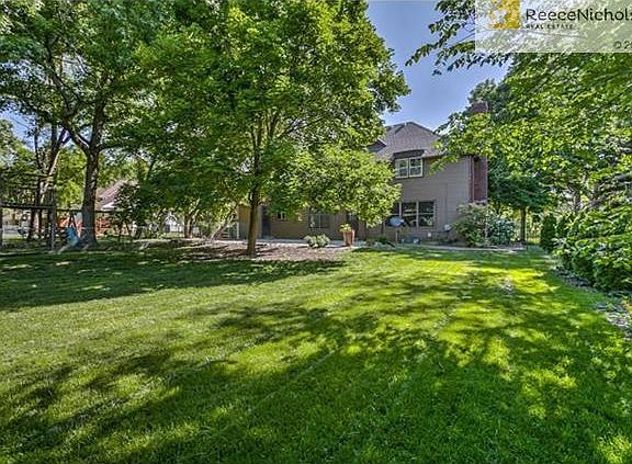 5th image of 11718 Wyandotte St
