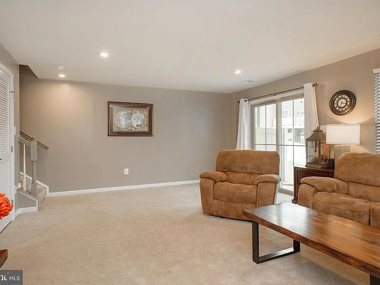 8268 Kippis Rd — Photo 31
