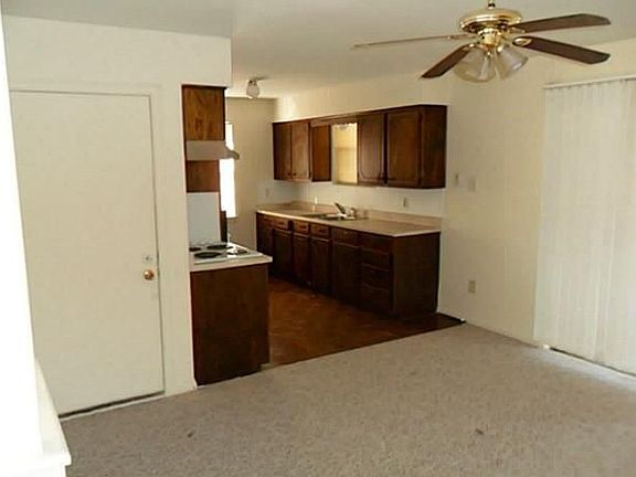 3rd image of 113 W Celeste Dr