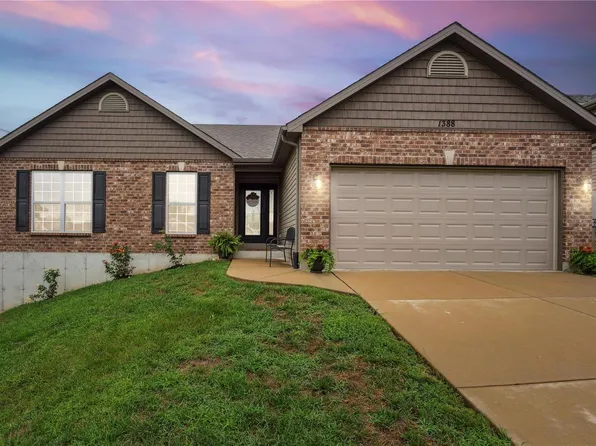 1388 Durham Dr, Herculaneum, MO 63048