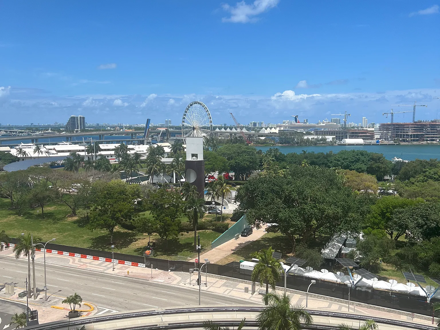 50 Biscayne Blvd — Photo 2
