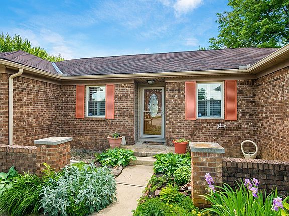 3rd image of 2617 Briarbush Ct