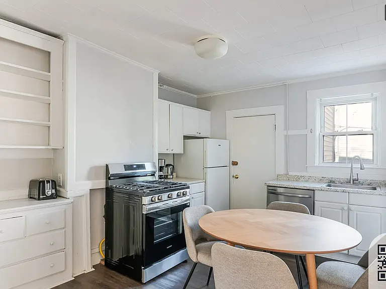 4 Sherman St #A-1 — Photo 2