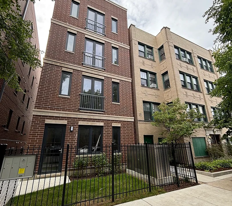 3218 N Karlov Ave #2