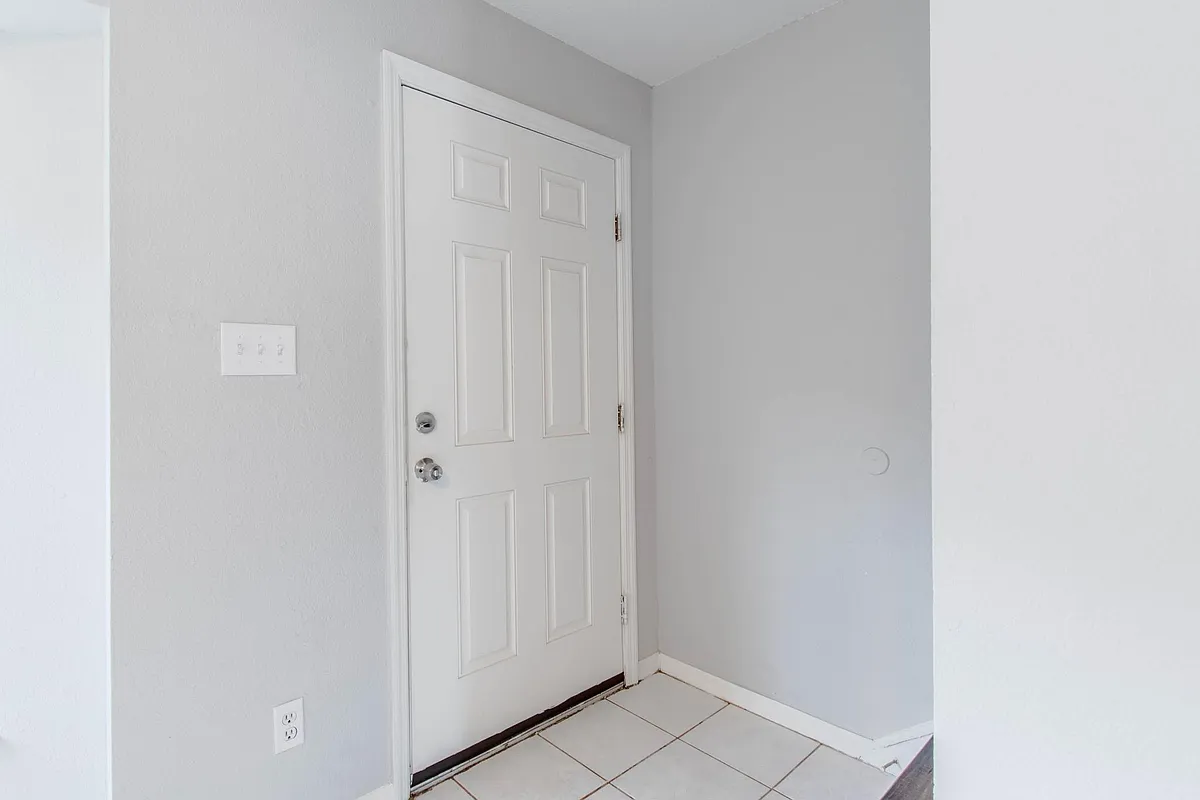 Building Photo - 13545 Embassy Park Ct #13545