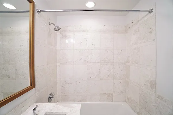 Sold by Renetta Real Estate | media 31
