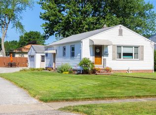 5522 Porter Rd, North Olmsted, OH 44070