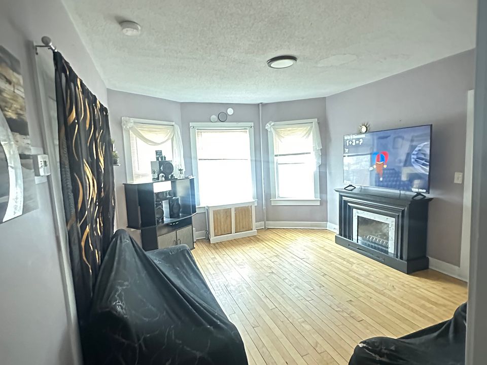 1st image of 70-72 Walnut St #1