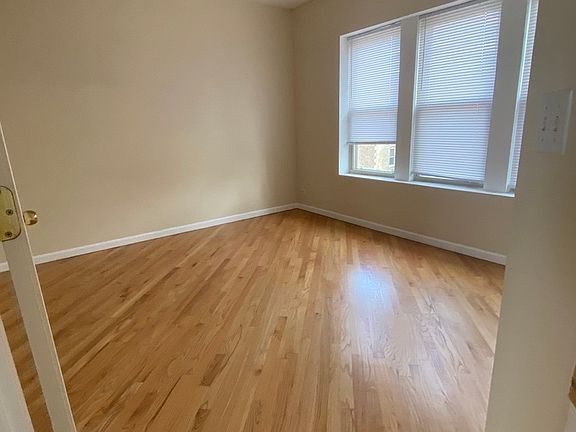 4th image of 3110 N Lockwood Ave #2N