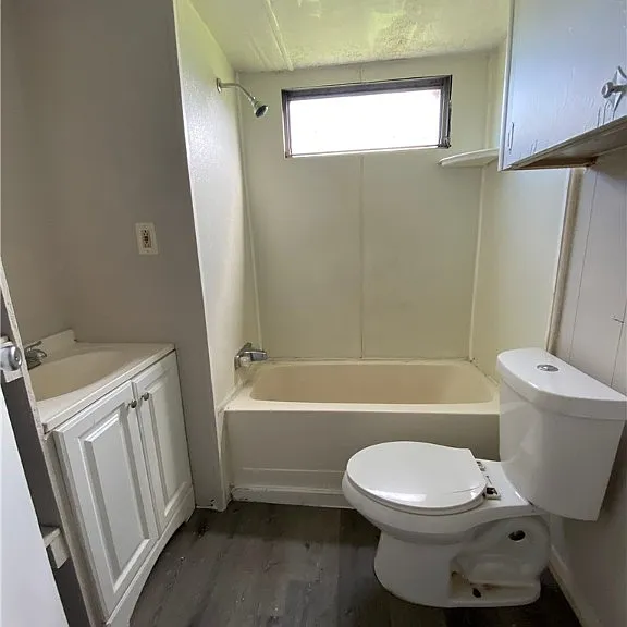 8086 Heck Dr #6 — Photo 6